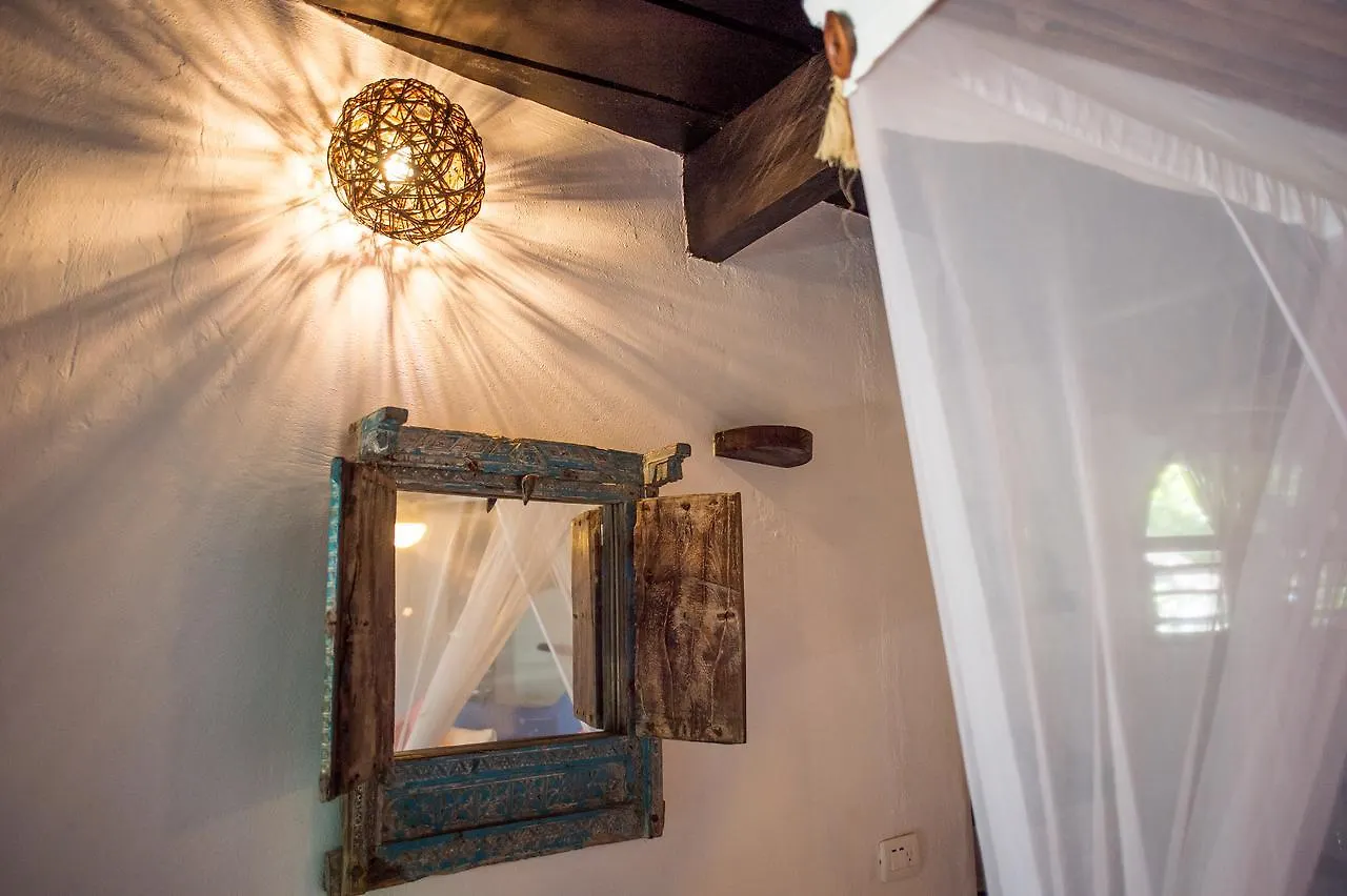 Cabanas La Luna Hotel Tulum Pueblo