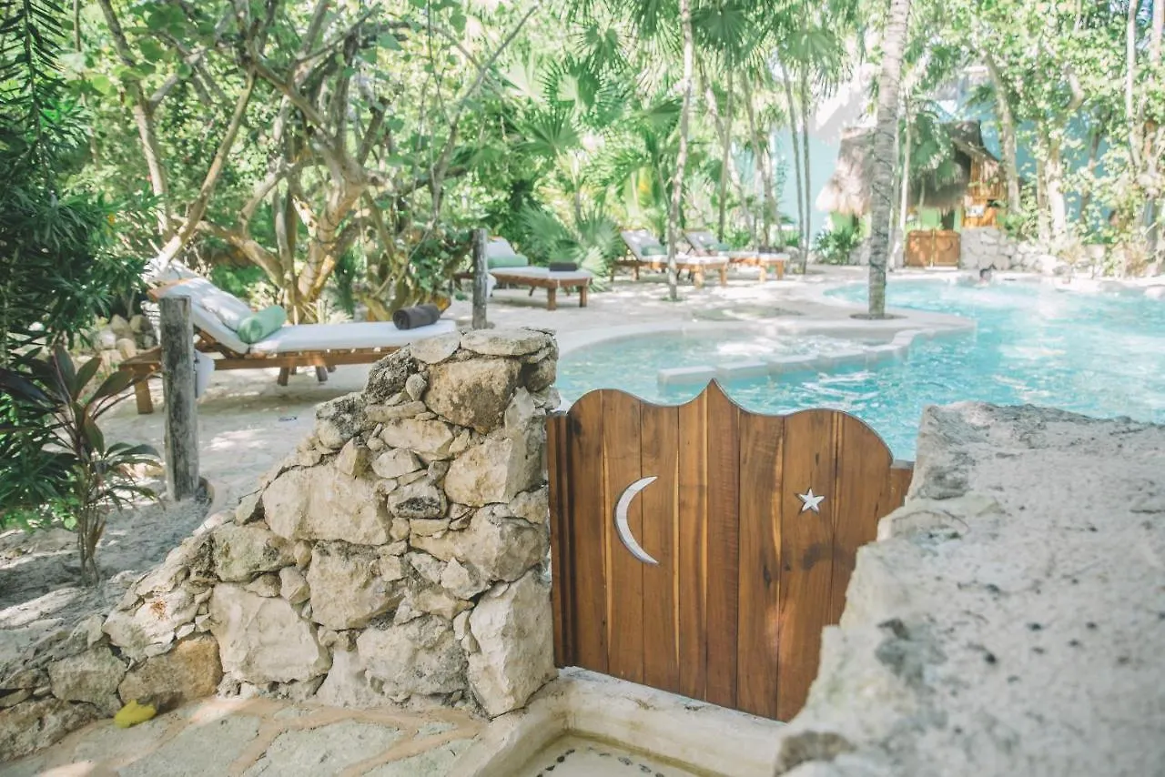 Cabanas La Luna Hotel Tulum
